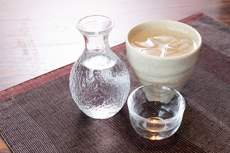 焼酎は常時50種類以上を取り揃え!